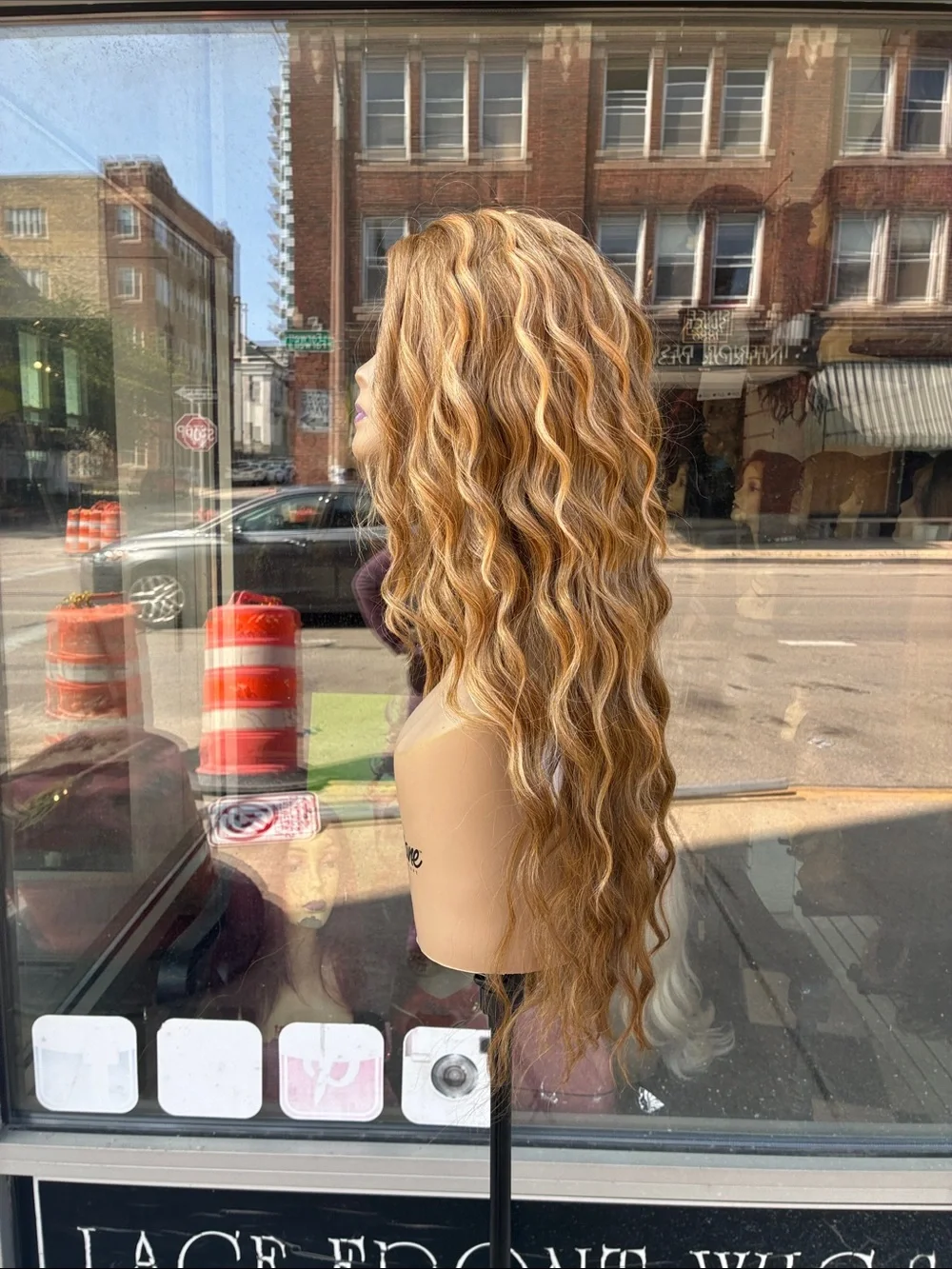 Long Wavy Wig - Honey Blonde